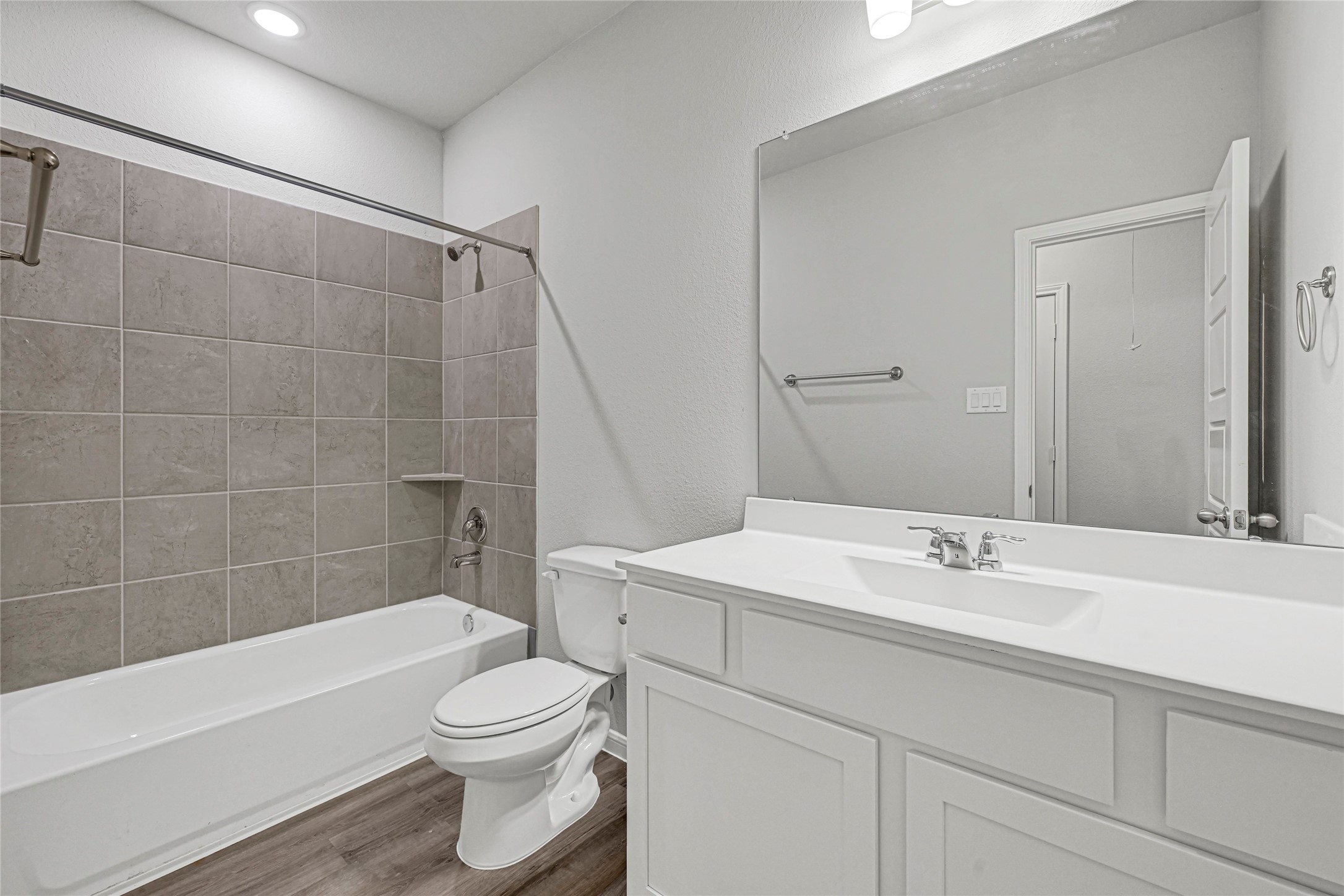 2106 Spring Hollow Drive Baytown, TX 77521 - Photo 23 of 31