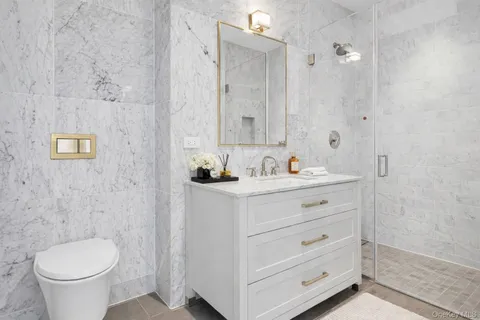 $1,378,888 | 107-06 Queens Boulevard, Unit 9G | Forest Hills