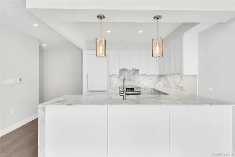 $1,378,888 | 107-06 Queens Boulevard, Unit 9G | Forest Hills