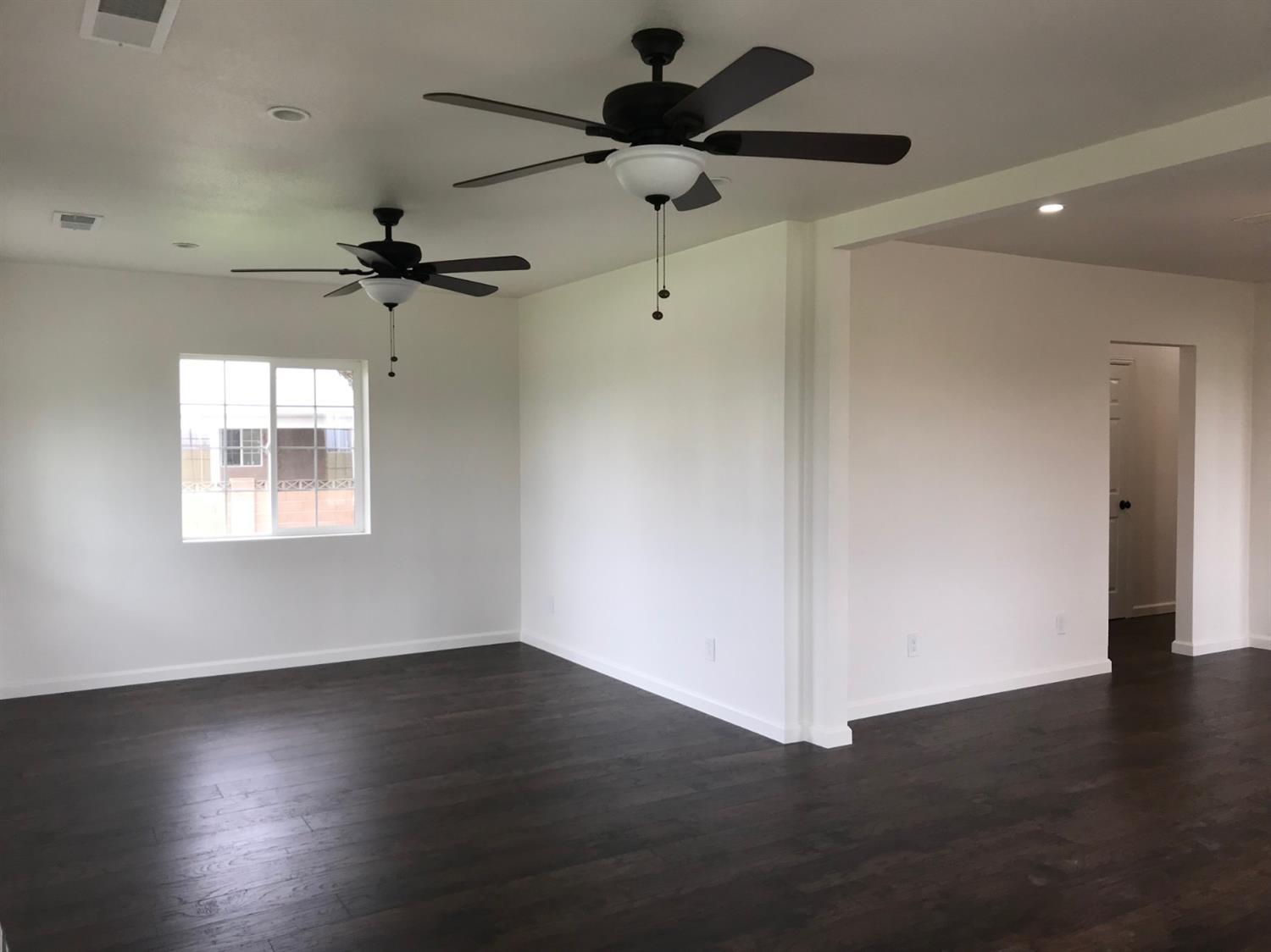 315 Merced Street Parlier, CA 93648 - Photo 4 of 11 Gallery Image 4