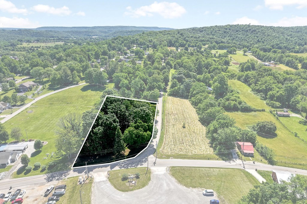 103 Jones Road Sparta, TN 38583 - Photo 3 of 35