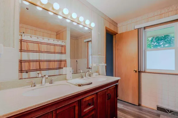 $269,900 | 200 West Winslow Street, Danvers, IL 61732