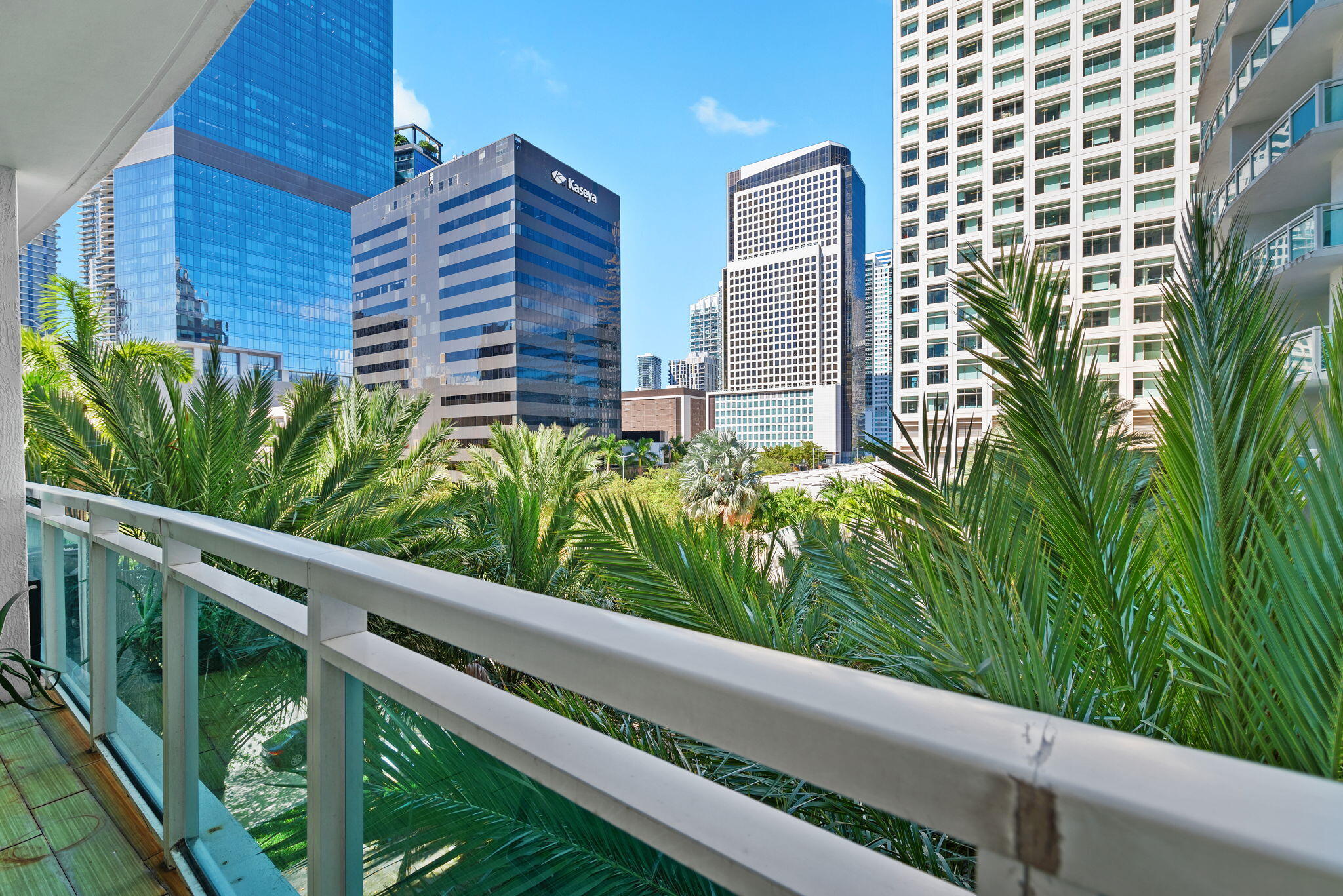 951 Brickell Avenue, Unit 400 Miami, FL 33131 - Photo 28 of 40 a view of a balcony with plants