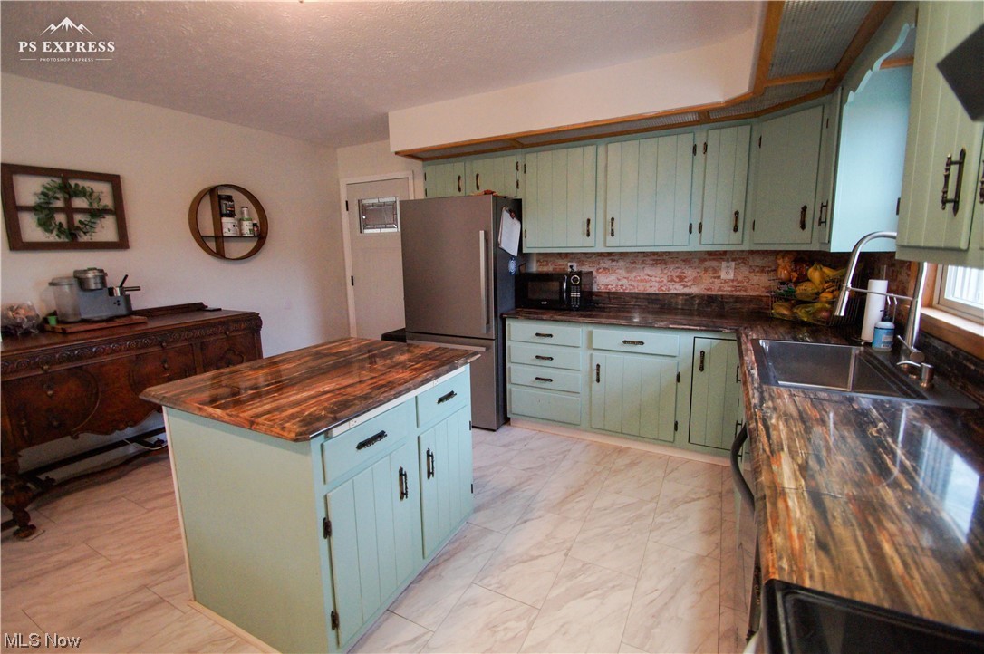 4396 Ireland Road Rome, OH 44085 - Photo 9 of 26