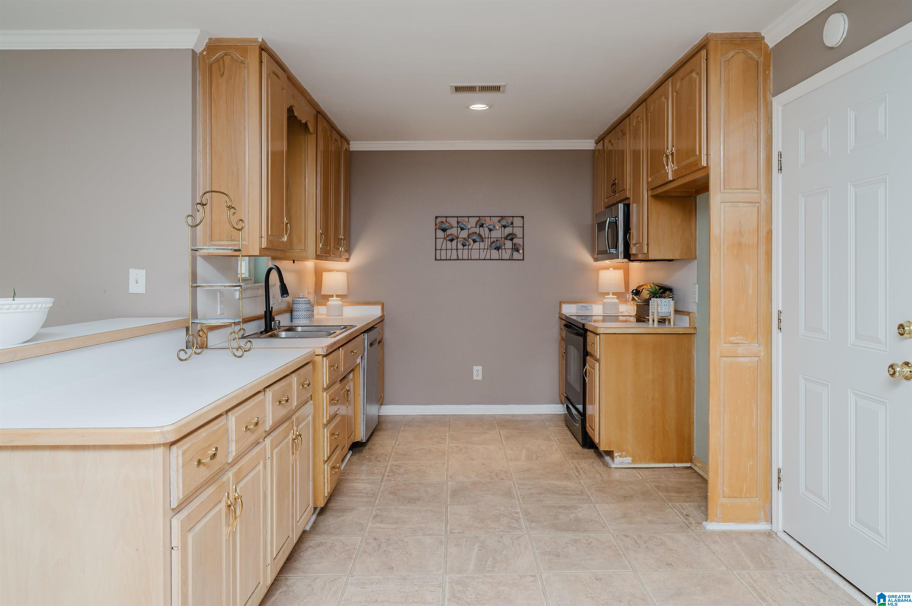 6424 Willow Ridge Circle Gardendale, AL 35071 - Photo 10 of 36 Gallery Image 10