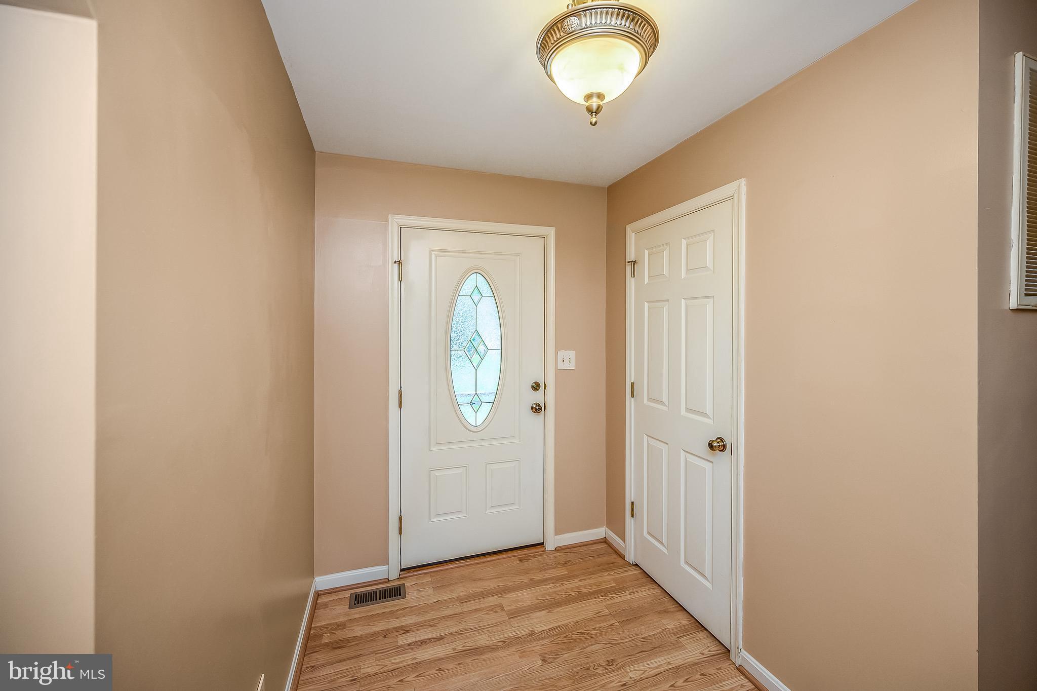 114 Saylers Creek Road Locust Grove, VA 22508 - Photo 2 of 33 Foyer