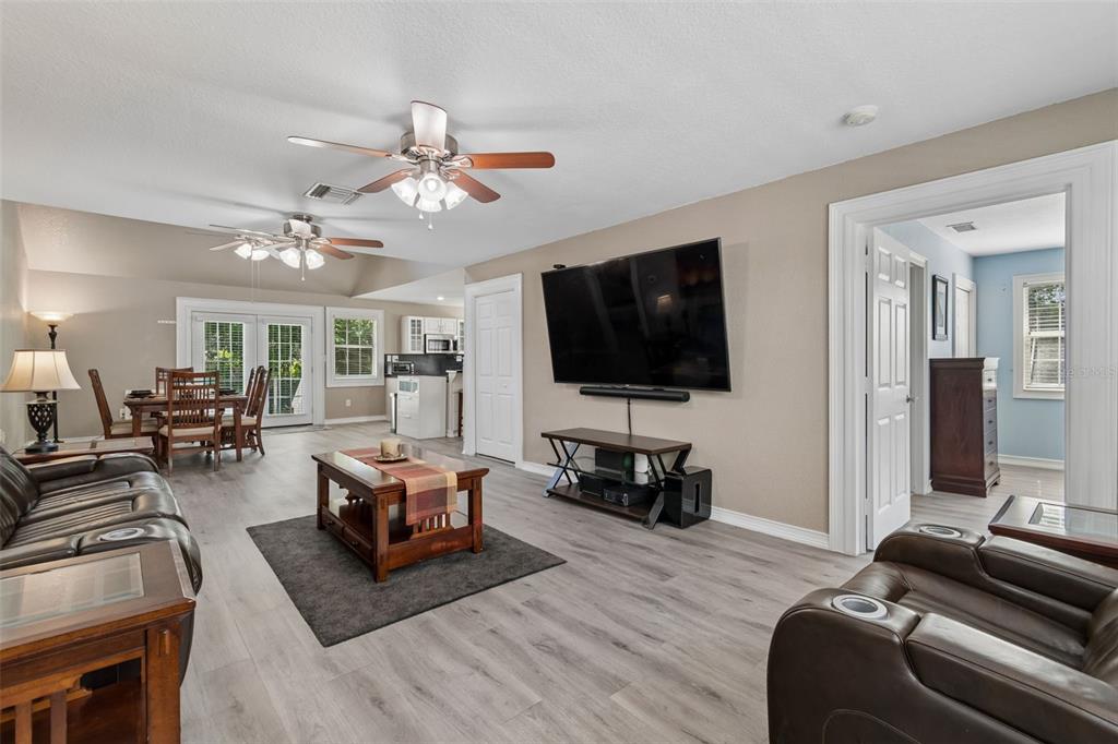 11426 Weldon Street Seffner, FL 33584 - Photo 4 of 28