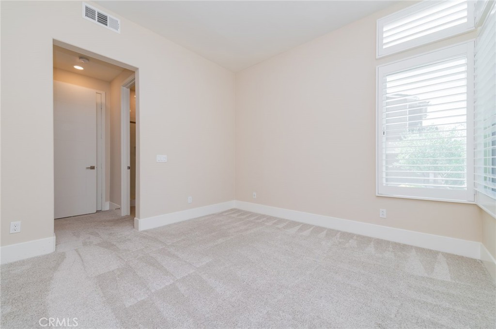 60 Ray Irvine, CA 92618 - Photo 5 of 38