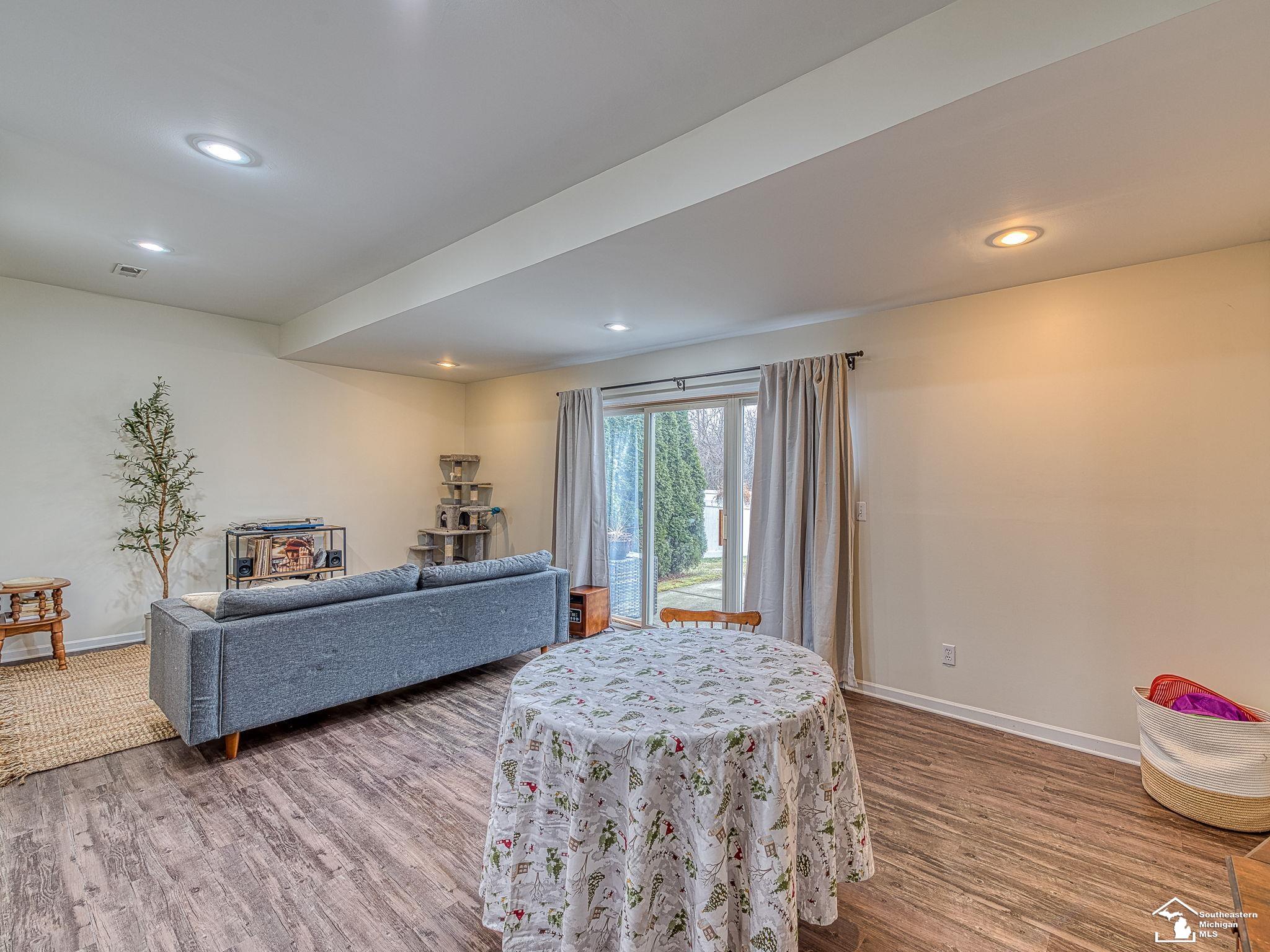 4079 Stone Post Road Newport, MI 48166 - Photo 11 of 26 Gallery Image 11