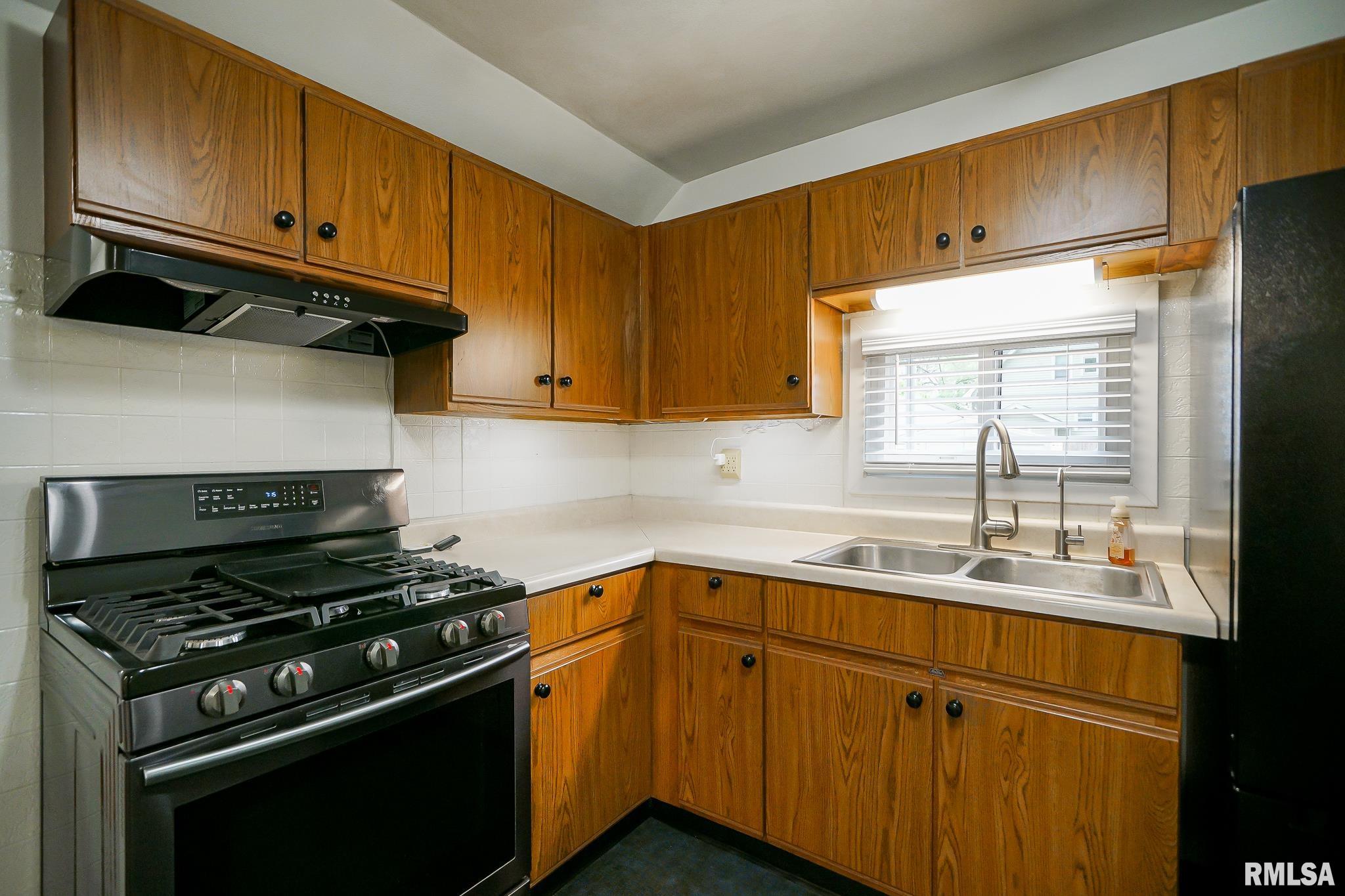 914 Henrietta Street Pekin, IL 61554 - Photo 36 of 61