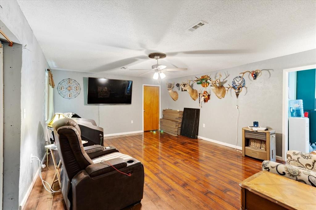 1250 Garrett Road Whitewright, TX 75491 - Photo 11 of 16