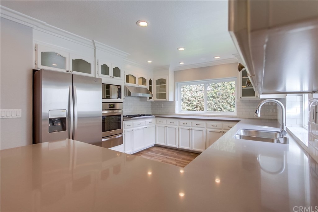 917 Emerald Street Redondo Beach, CA 90277 - Photo 21 of 72