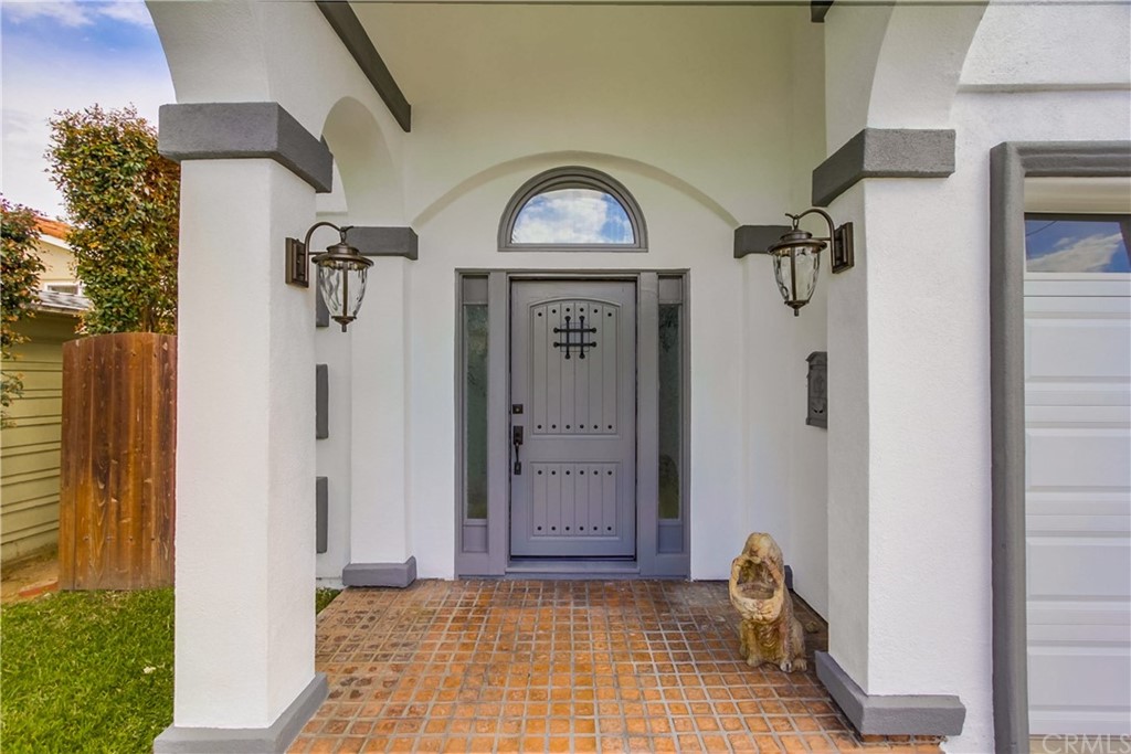 917 Emerald Street Redondo Beach, CA 90277 - Photo 3 of 72