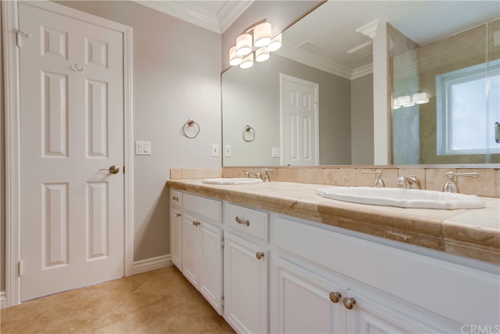 917 Emerald Street Redondo Beach, CA 90277 - Photo 39 of 72