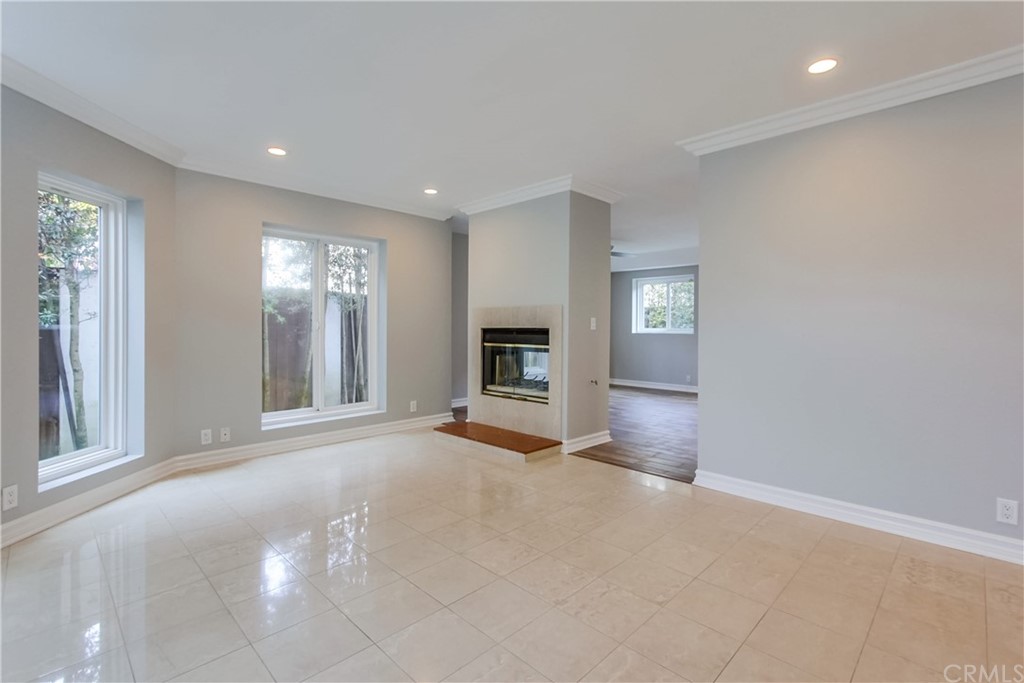 917 Emerald Street Redondo Beach, CA 90277 - Photo 6 of 72