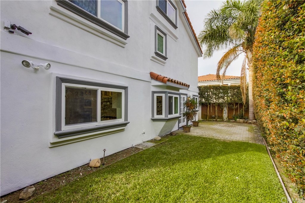 917 Emerald Street Redondo Beach, CA 90277 - Photo 68 of 72