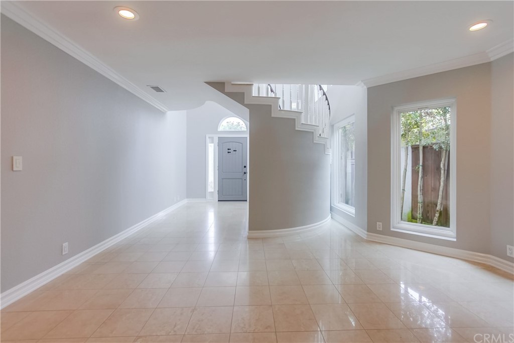 917 Emerald Street Redondo Beach, CA 90277 - Photo 8 of 72