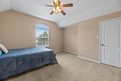 a view of livingroom with furniture