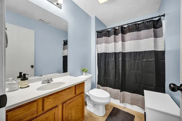 $139,900 | 1040 Ekstam Drive, Unit 108, Bloomington, IL 61704