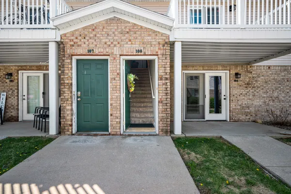 $139,900 | 1040 Ekstam Drive, Unit 108, Bloomington, IL 61704