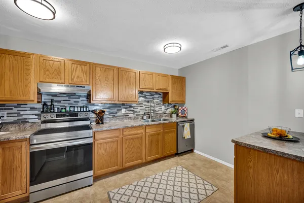 $139,900 | 1040 Ekstam Drive, Unit 108, Bloomington, IL 61704