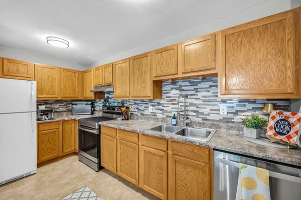 $139,900 | 1040 Ekstam Drive, Unit 108, Bloomington, IL 61704