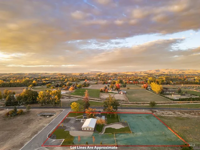 $1,395,000 | 2141 West Beacon Light Road, Eagle, ID 83616