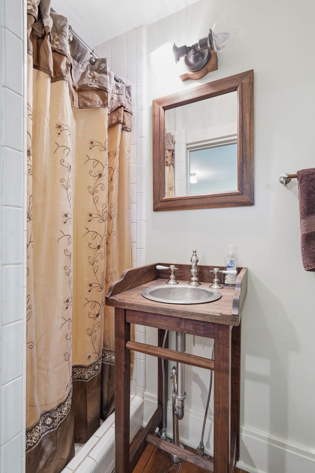 38863 Ridge Court Hamilton, VA 20158 - Photo 58 of 90 Upper Level full bath