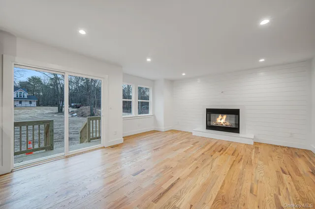 $859,999 | 37 Locust Avenue South, Medford, NY 11763