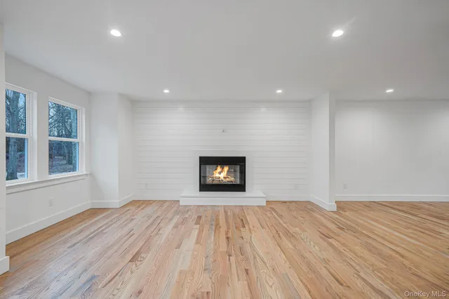 $859,999 | 37 Locust Avenue South, Medford, NY 11763