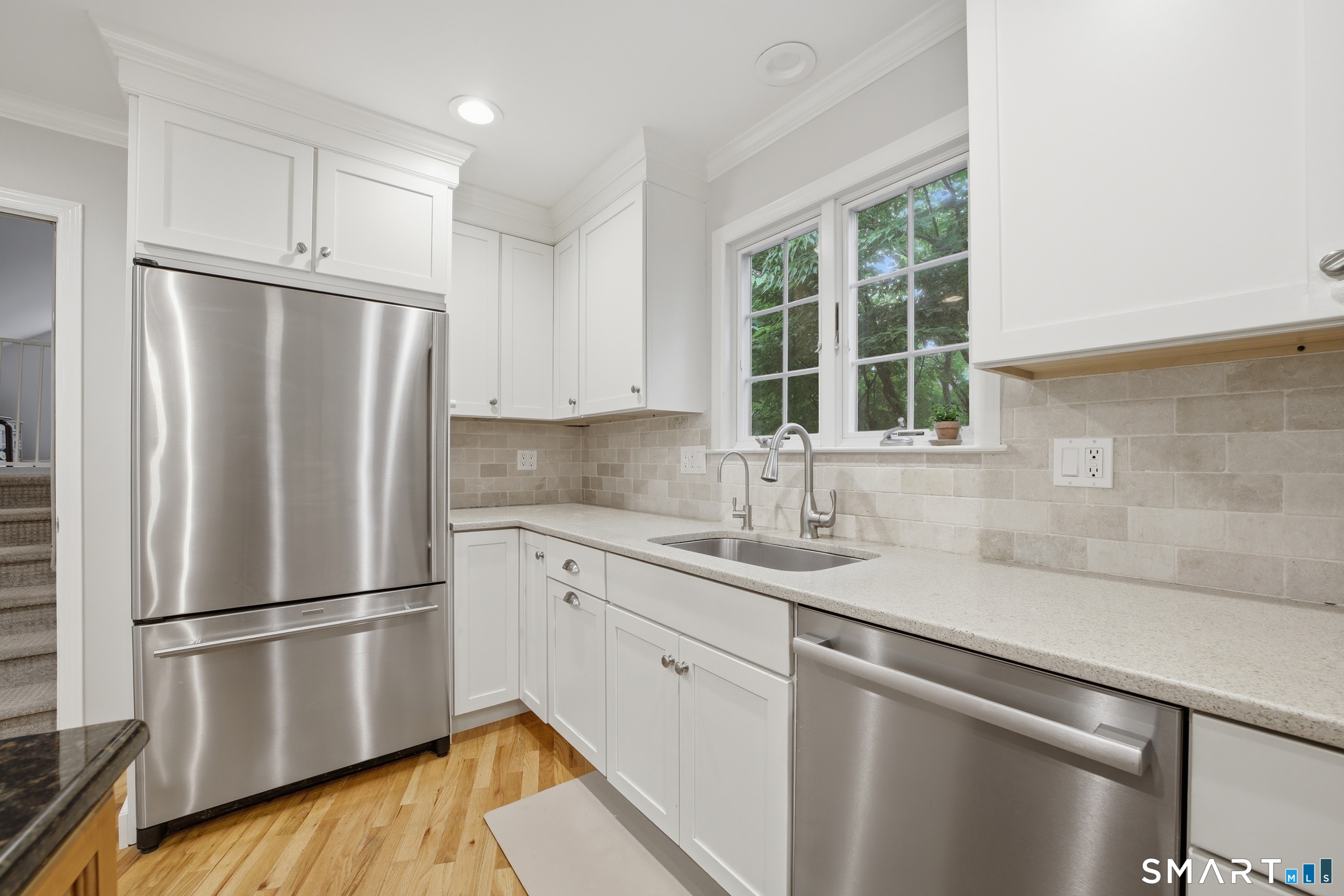 14 Woodchuck Lane Ridgefield, CT 06877 - Photo 6 of 39 Main Level Kitchen