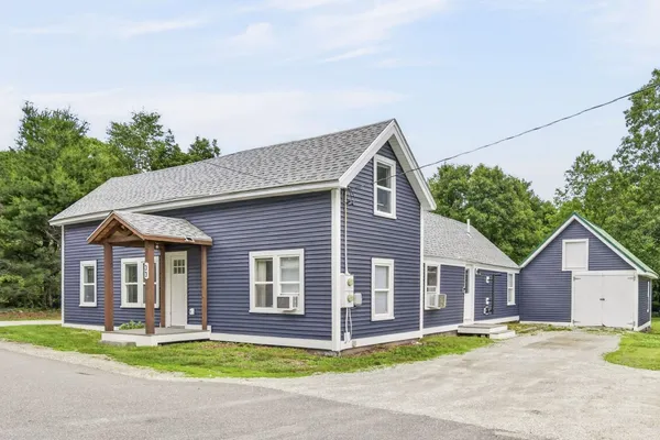 $465,000 | 33 Border Street, Amherst, NH 03031