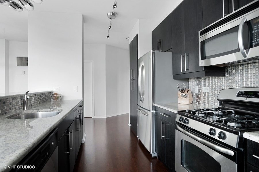 125 South Green Street, Unit 1001A Chicago, IL 60607 - Photo 10 of 17
