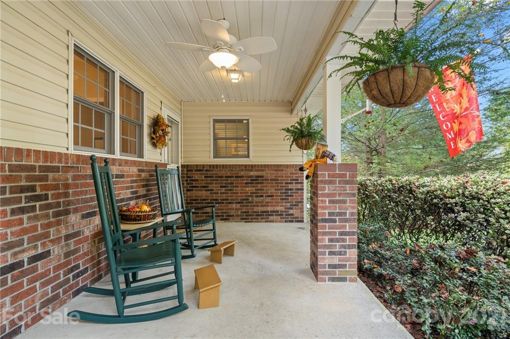 38 Bridgette Loop Road Hendersonville, NC 28791 - Photo 2 of 26 Gallery Image 2