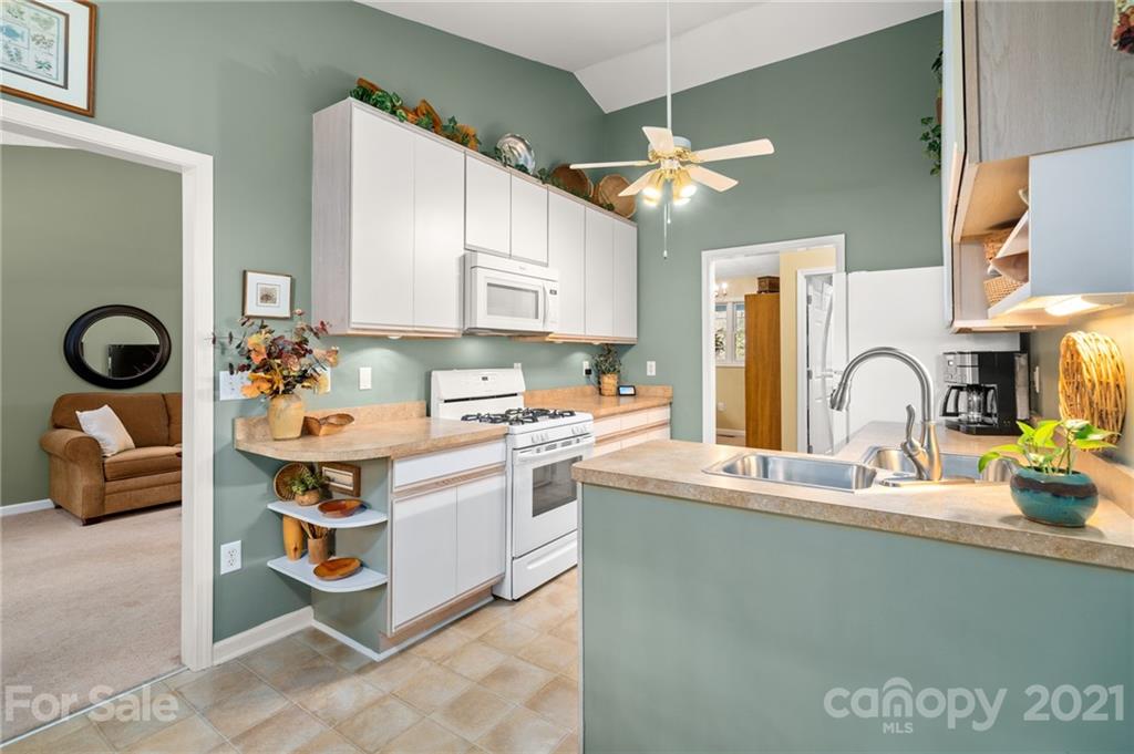 38 Bridgette Loop Road Hendersonville, NC 28791 - Photo 13 of 26 Gallery Image 13