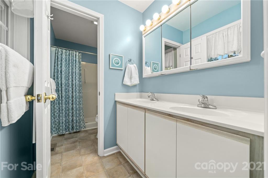 38 Bridgette Loop Road Hendersonville, NC 28791 - Photo 17 of 26 Gallery Image 17