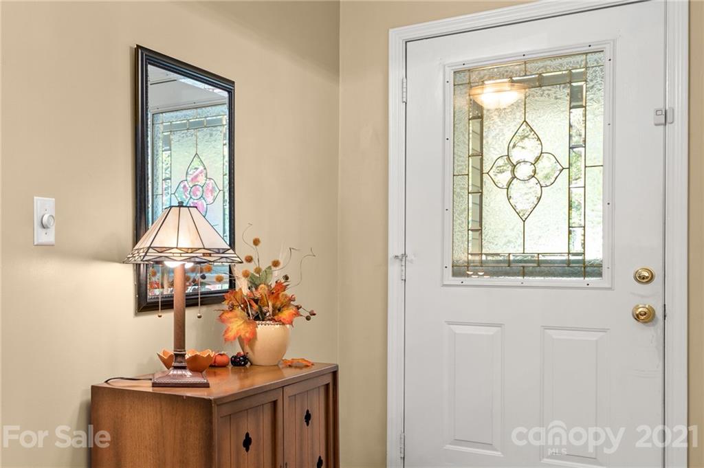 38 Bridgette Loop Road Hendersonville, NC 28791 - Photo 4 of 26 Gallery Image 4