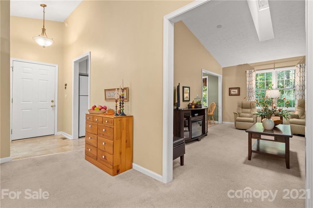 38 Bridgette Loop Road Hendersonville, NC 28791 - Photo 6 of 26 Gallery Image 6