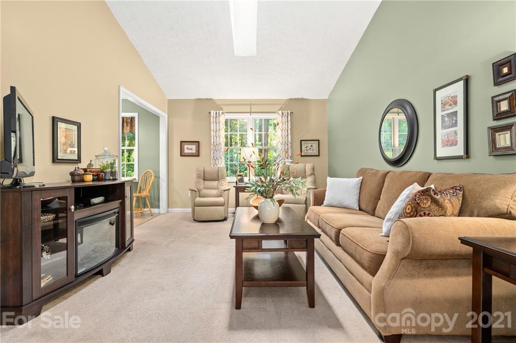 38 Bridgette Loop Road Hendersonville, NC 28791 - Photo 7 of 26 Gallery Image 7