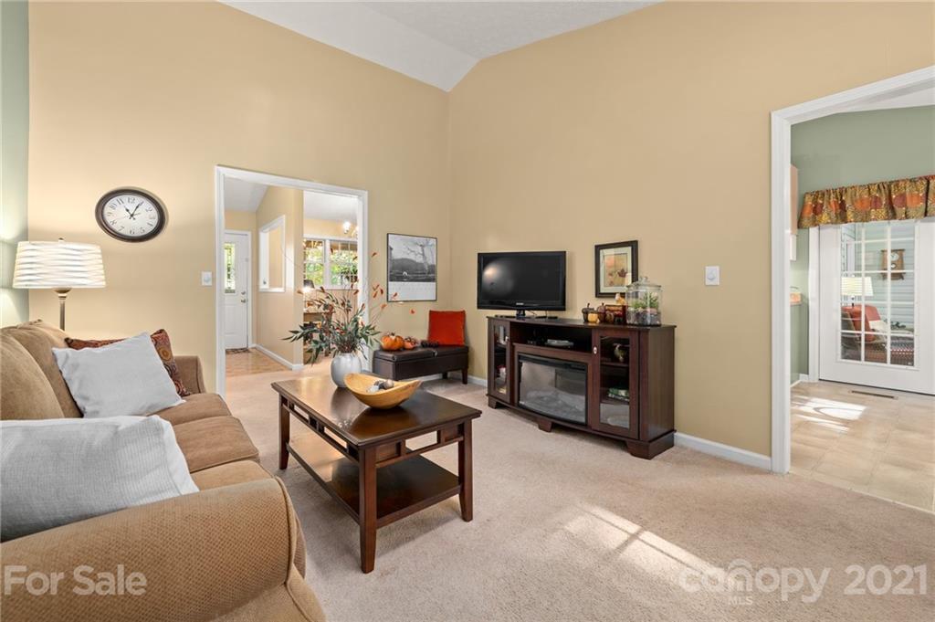 38 Bridgette Loop Road Hendersonville, NC 28791 - Photo 10 of 26 Gallery Image 10