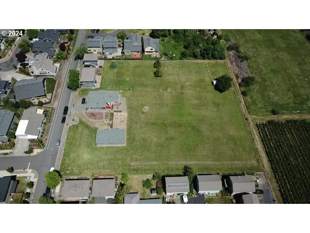 $1,150,000 | 1111 29th Street, Hood River, OR 97031