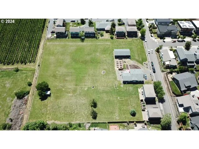 $1,150,000 | 1111 29th Street, Hood River, OR 97031