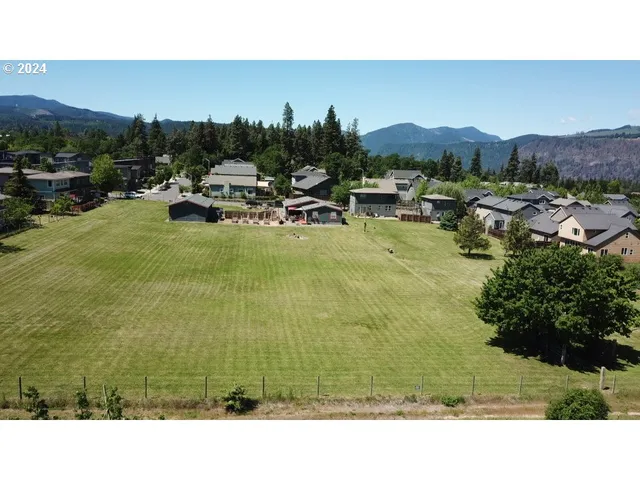 $1,150,000 | 1111 29th Street, Hood River, OR 97031