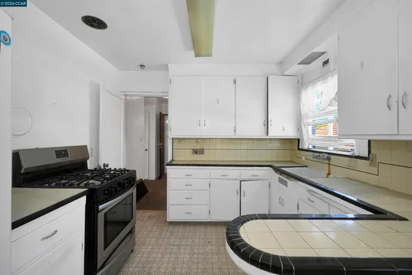 $565,000 | 1543 Havenscourt Boulevard, Oakland, CA 94621