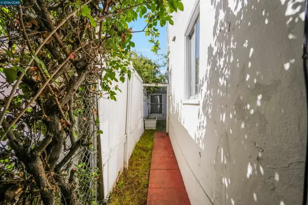 $565,000 | 1543 Havenscourt Boulevard, Oakland, CA 94621