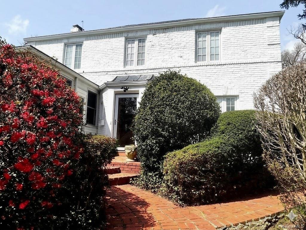 64 Old Pond Road Great Neck, NY 11023 - Photo 1 of 10