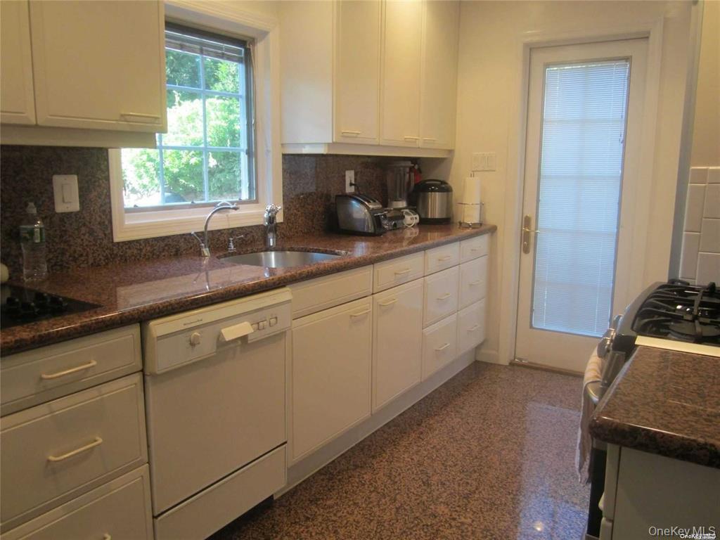 64 Old Pond Road Great Neck, NY 11023 - Photo 2 of 10