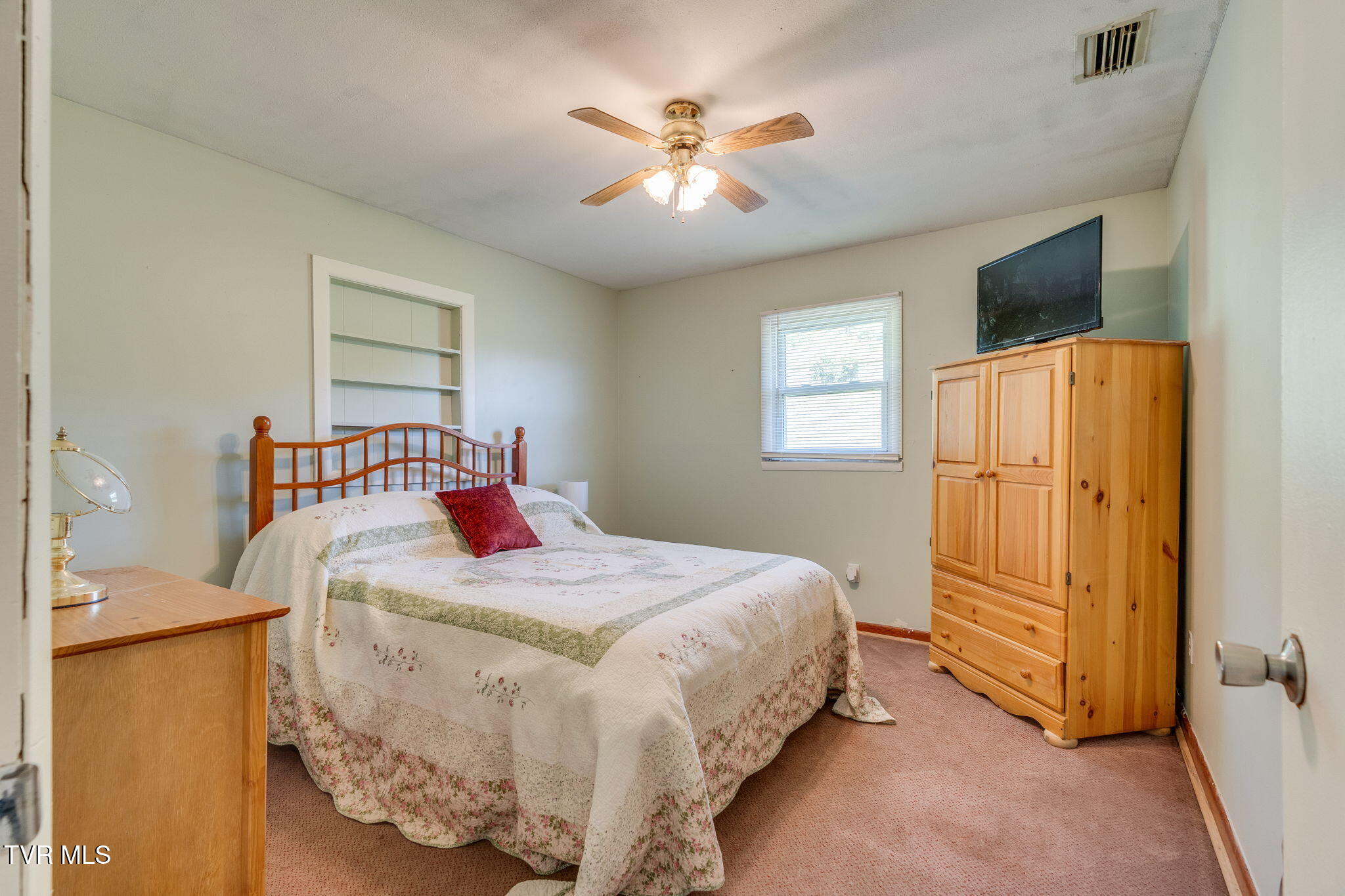 2251 Siam Road Elizabethton, TN 37643 - Photo 18 of 36 017
