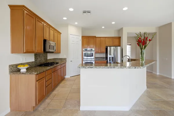 $469,900 | 40152 Calle Loma Entrada, Indio, CA 92203