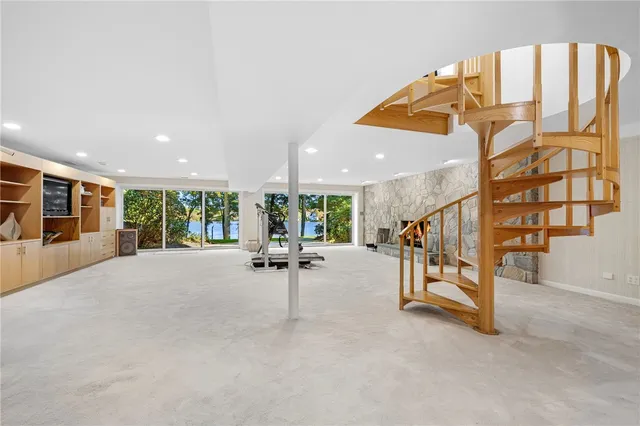 $1,595,000 | 15 Noto Drive, North Providence, RI 02904